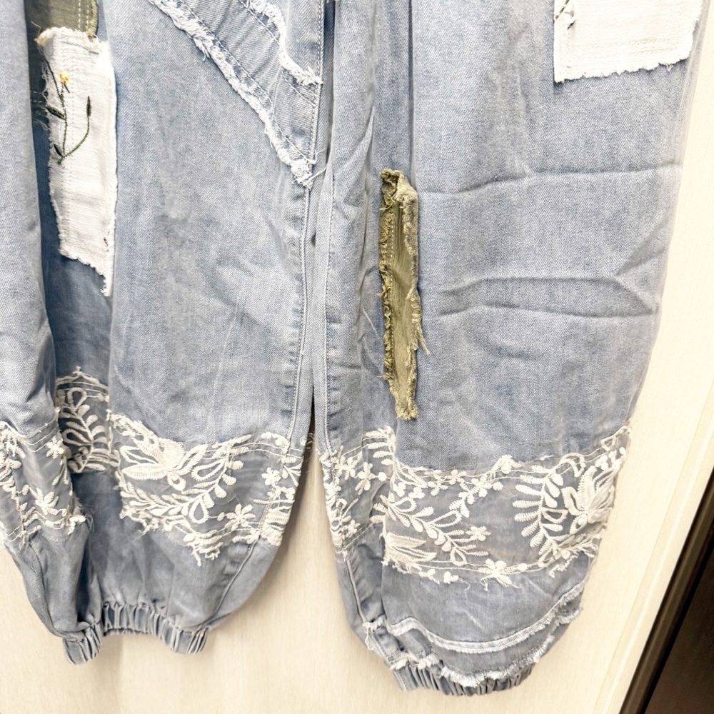 NWOT POL Floral Patchwork Denim Joggers, Size Medium - Picture 6 of 13
